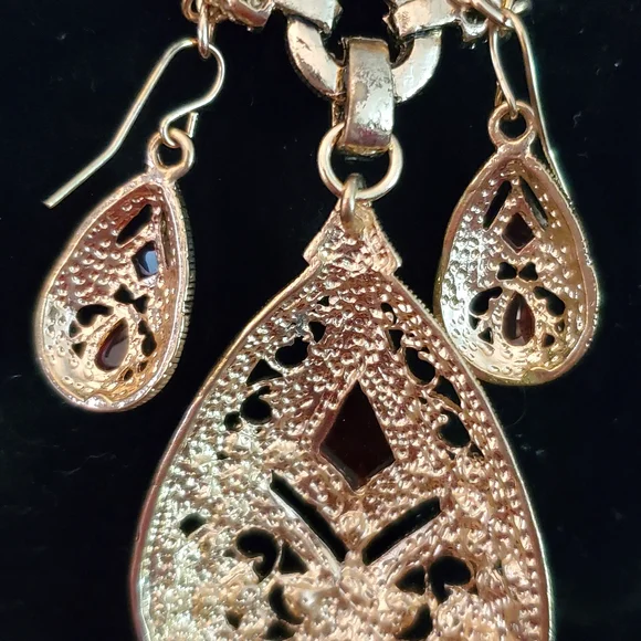 Vintage Gold & Red Teardrop Marquisite Pendant on Multi-Chain Necklace Set - Picture 7 of 15